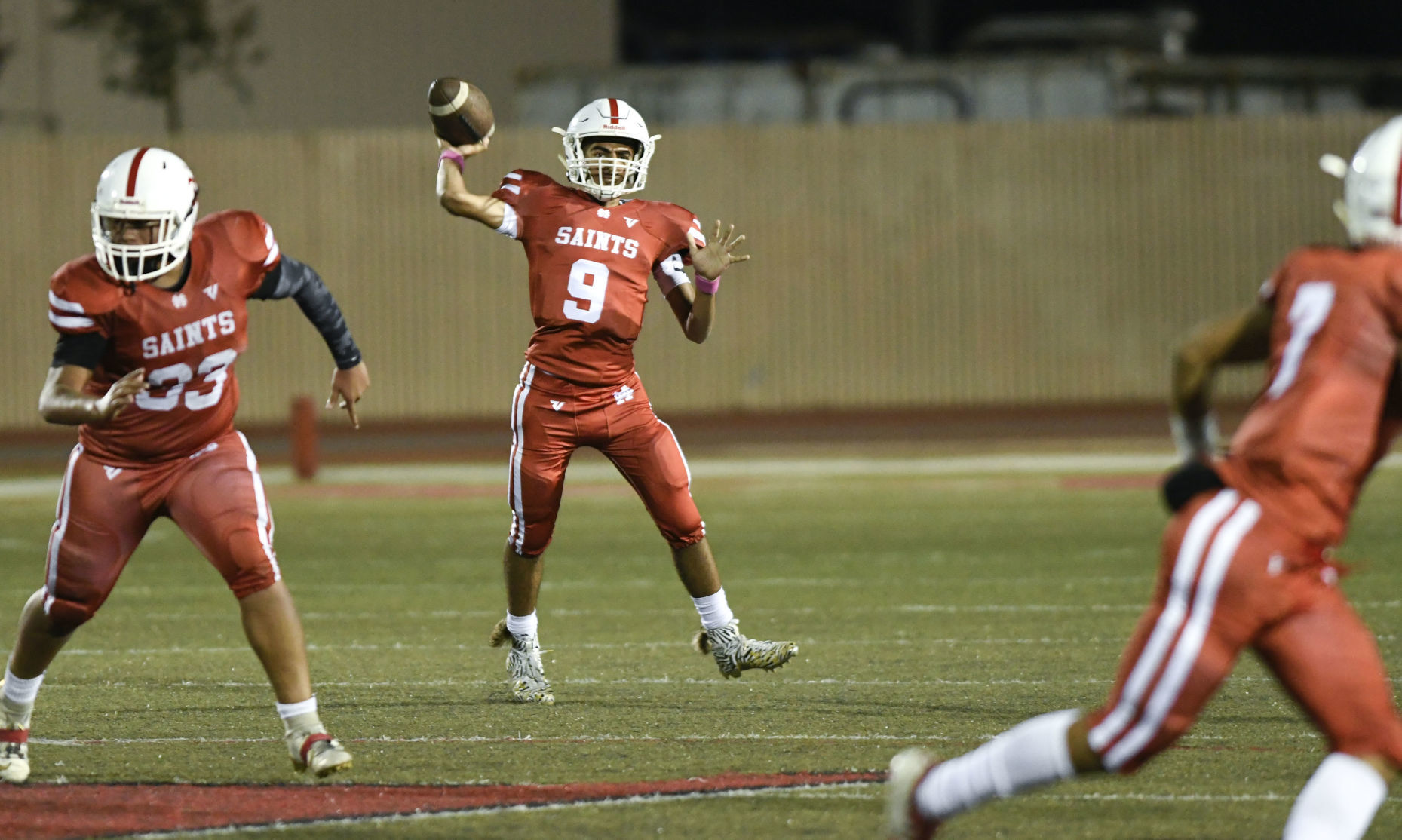 102519 MB SM football 11.jpg